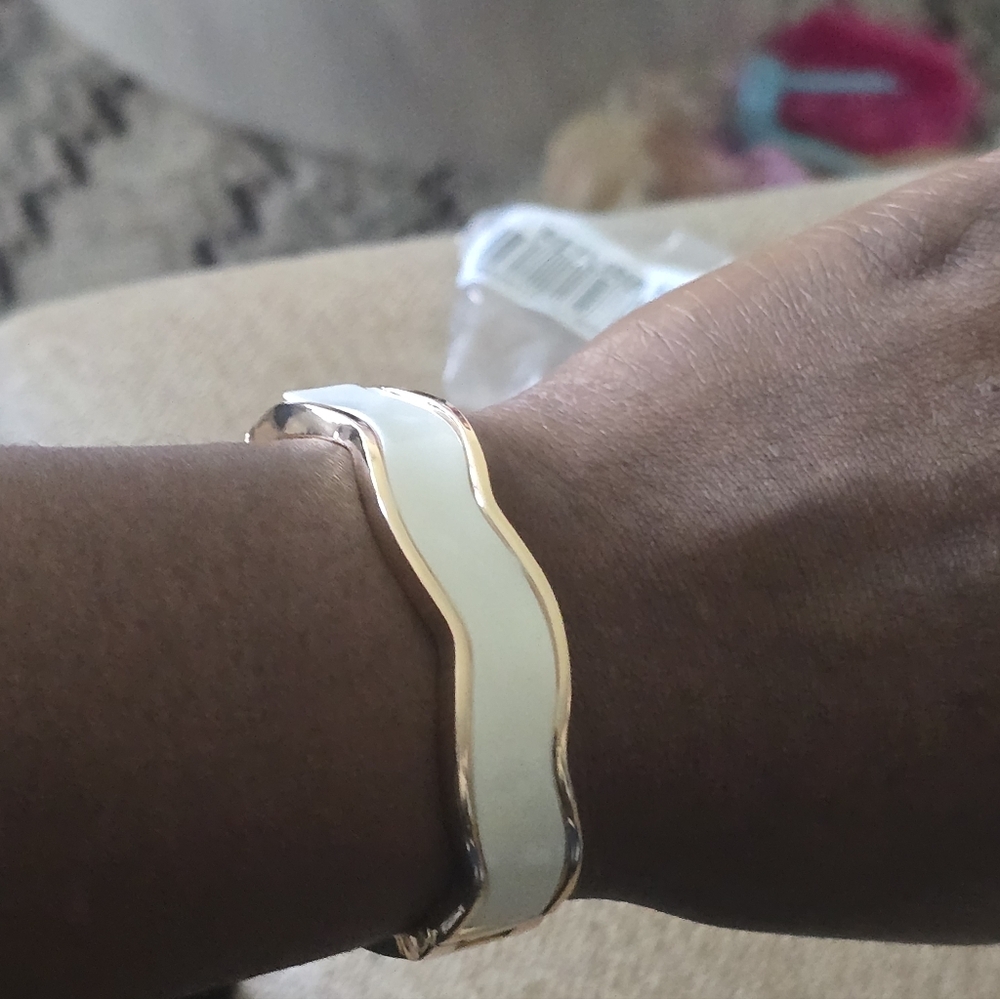 Anne Klein Beautiful 2 Tone Wavy Cuff Bracelet Gold White Women New